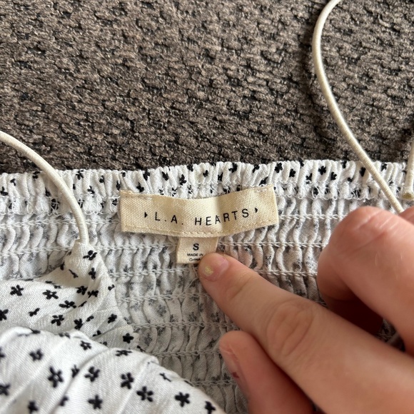 Black floral print tank top - Picture 2 of 3